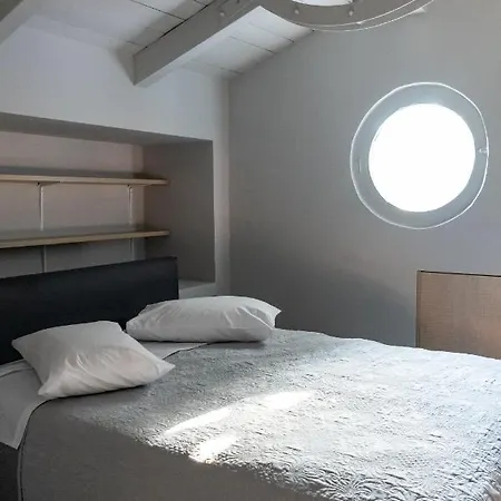 Apartment Sinanis *